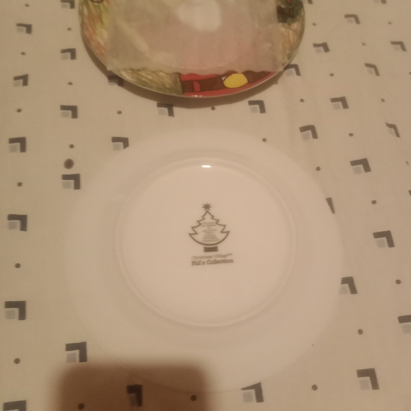 2 Christmas Village- Kids Collection Cookies for Santa Plates 7.5" - Picture 4 of 4